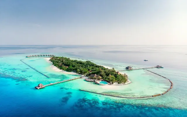 Komandoo Island Resort