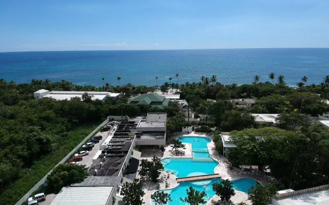 Emotions Beach Resort