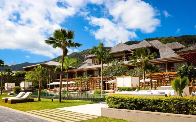 Lescale Resort Marina & Spa