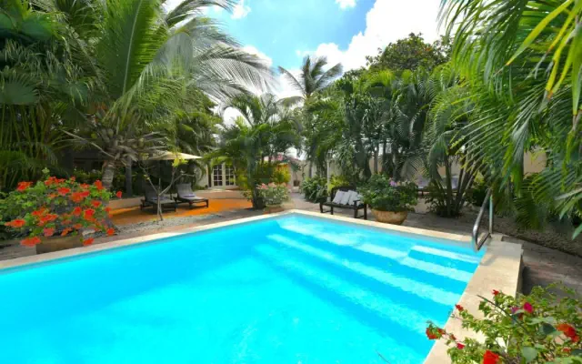 Wonders Beach Boutique