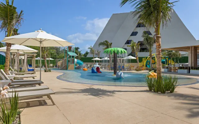 Wyndham Grand Cancún Resort & Villas (ex. Omni Cancun)
