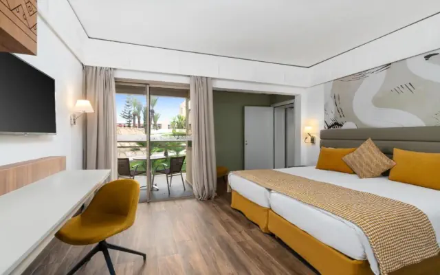 Oasis Hotel & Spa (ex Tulip Inn)