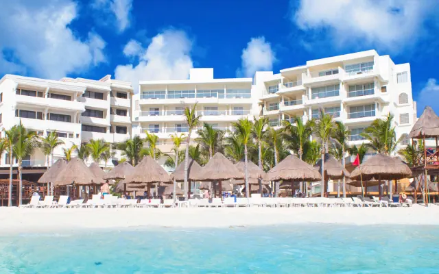 Nyx Cancun