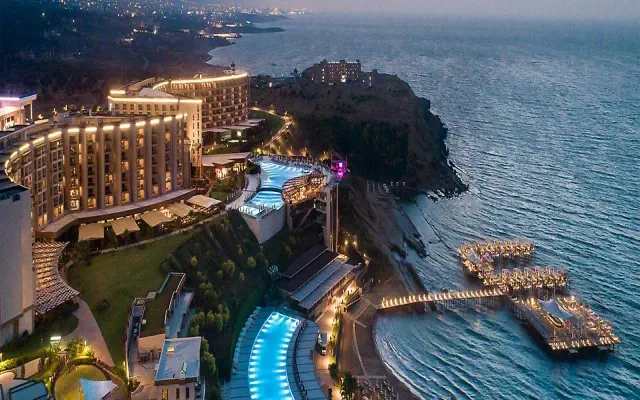 Elexus Resort