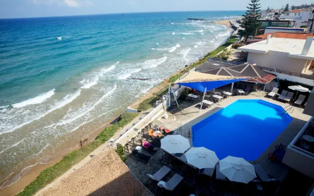 Sunset Beach (Kokkini Hani)