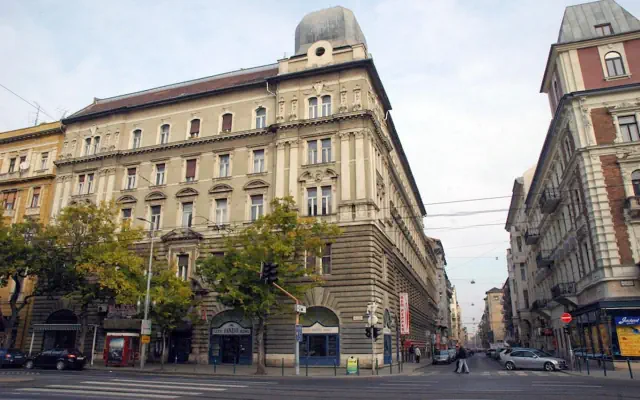 City Hotel Ring (Budapest)