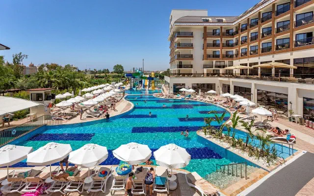 Glamour Resort & Spa