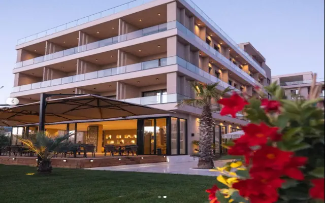 Tris3 Hotel