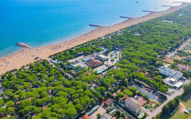 Cavallino Camping Village by Baia Holiday