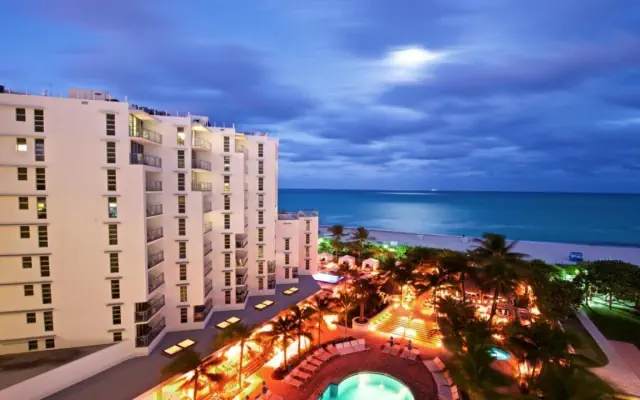 Cadillac Beach Club