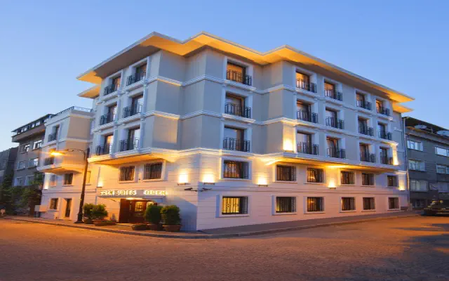 Aren Suites
