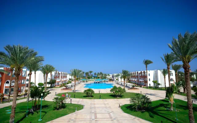 Sunrise Select Garden Beach Resort & Spa