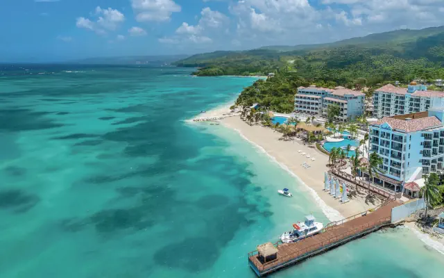 Sandals Dunn s River
