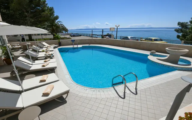 Aparthotel Milenij (Baska Voda)