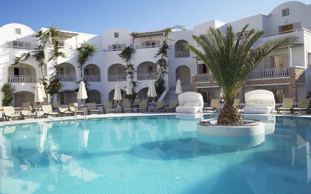 Aegean Plaza (Kamari)