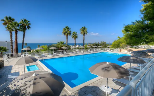 Grand Riviera