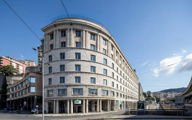 Holiday Inn (Genoa)