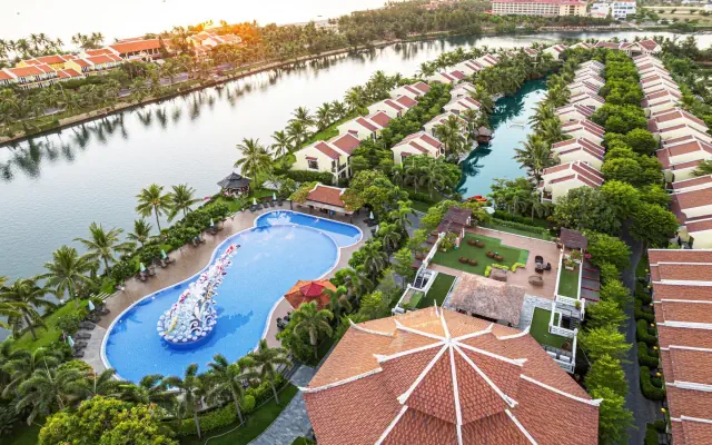 Koi Resort & SPA