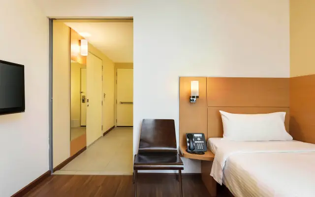 Ibis Singapore Novena