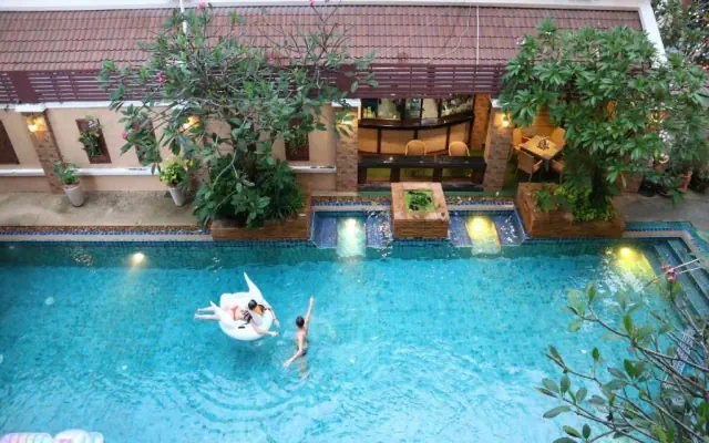 Aiyaree Place