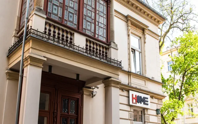 Home (Kraków)