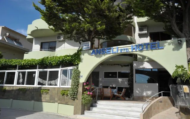 Anseli Apartments and Studios