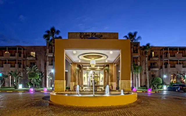 Palm Plaza