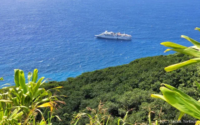 Polinezja Francuska (Tahiti, Archipelag Tuamotu, Markizy, Wyspa Reao), Wyspa Pitcairn, Wyspa Wielkanocna, Archipelag Juan Fernandez