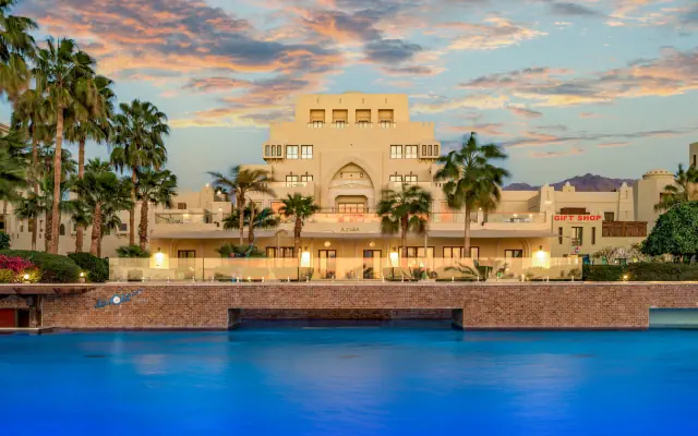 Grand Tala Bay Resort