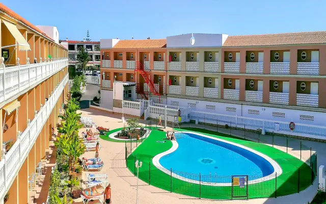 Parque Carolina Apartments

