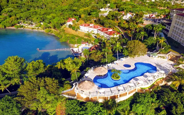 Bahia Principe Grand Cayacoa