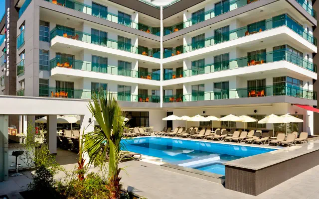 Green Garden Suite