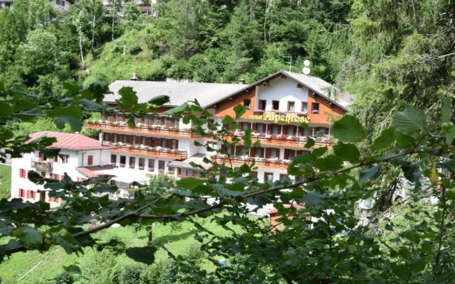 Alpenrose (Alleghe)