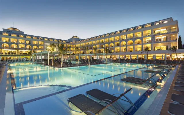 Karmir Resort (Kemer)