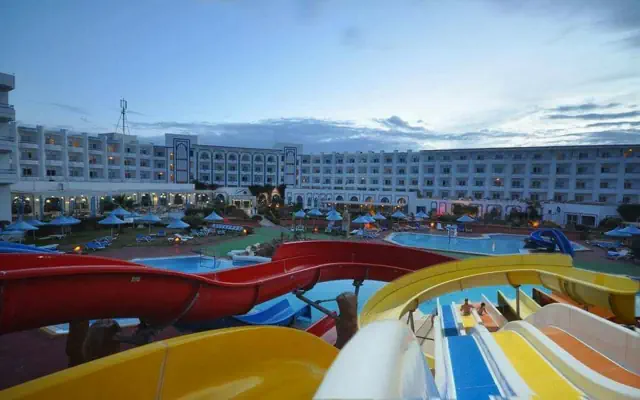 Aylimas Beach & Resort