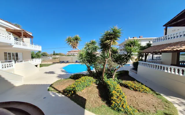 Perla Beach (Agia Marina)