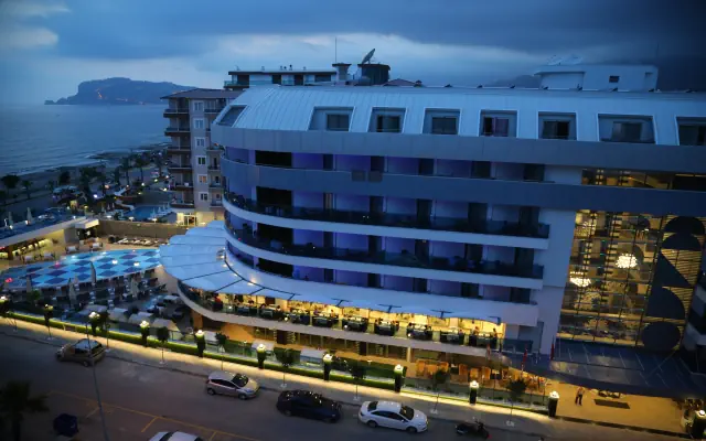Sunprime C-Lounge