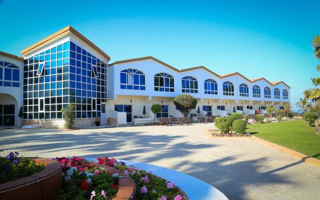 Sandy Beach & Resort