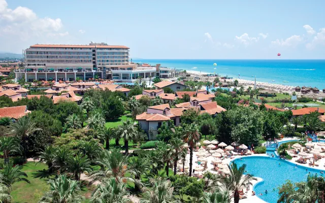 Starlight Resort & Convention Center (Side)