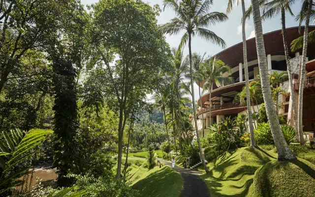 Four Seasons at Sayan