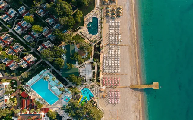 Pirates Beach Club