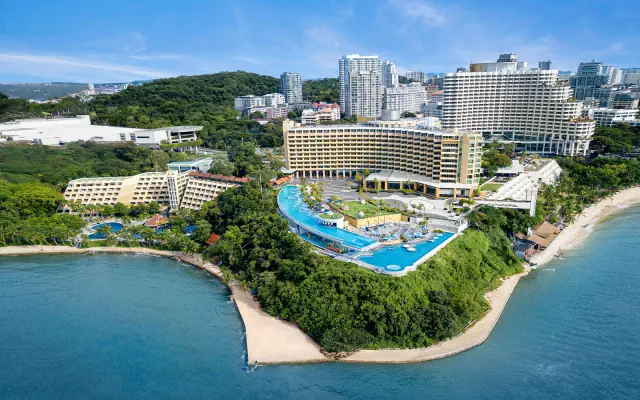 Royal Cliff Beach