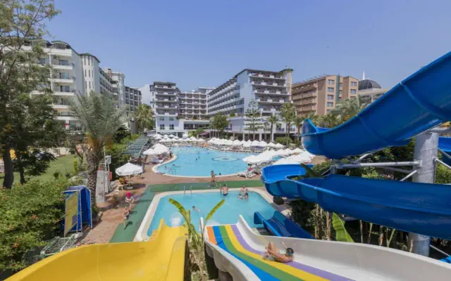 Holiday Park Resort (Okurcalar)