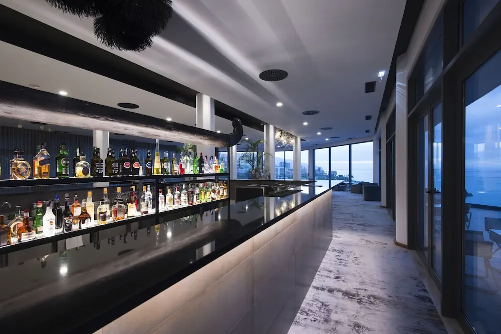 HOTEL: Hotel Baía Azul