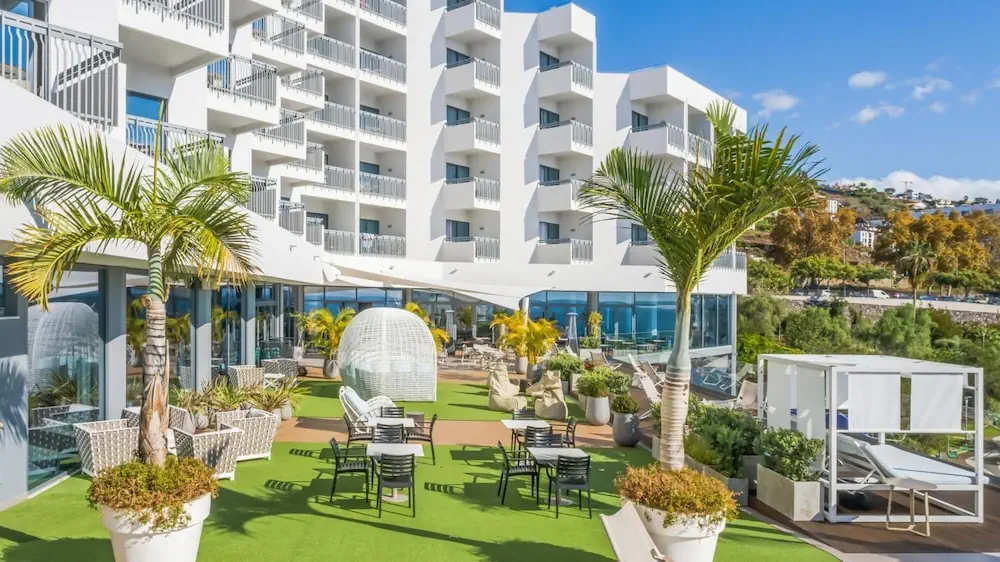HOTEL: Hotel Baía Azul