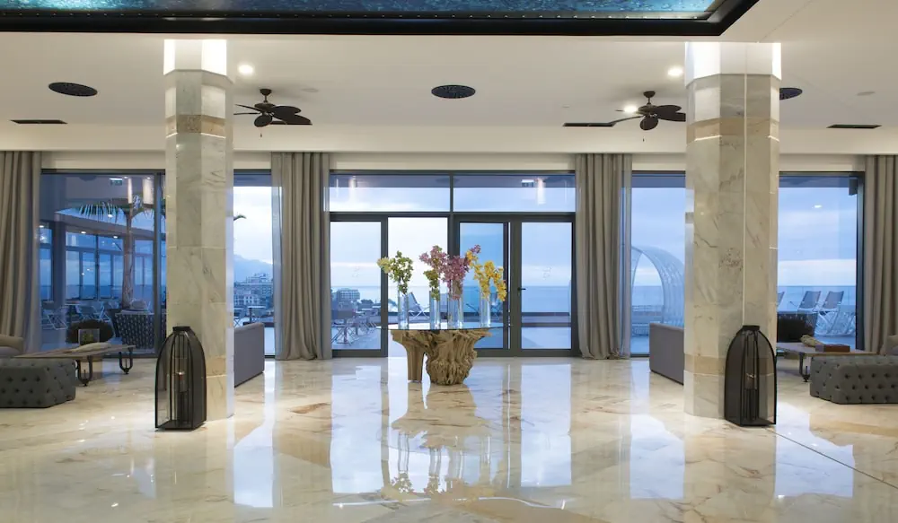 HOTEL: Hotel Baía Azul
