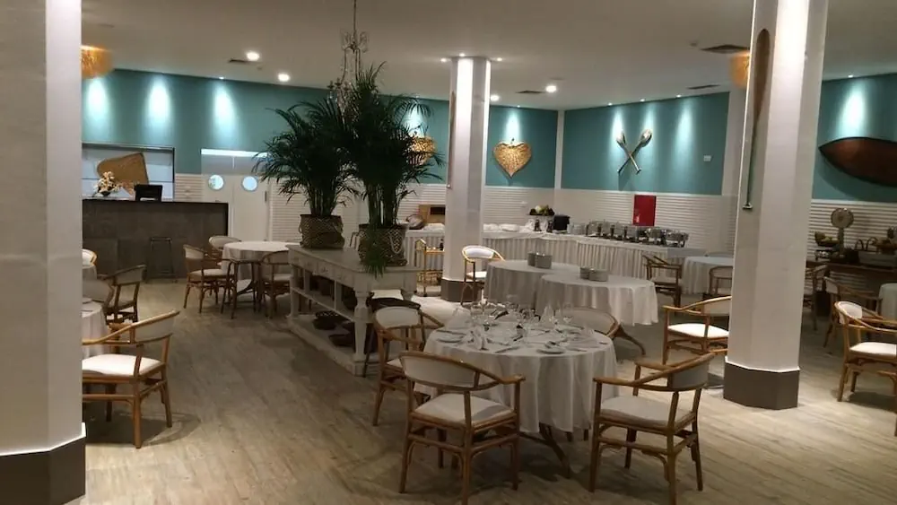 HOTEL: Hotel Baía Azul
