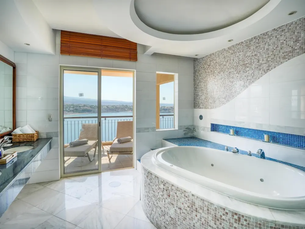 HOTEL: Thalassa Boutique Hotel and Spa