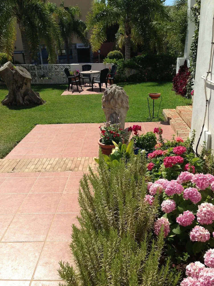 HOTEL: Hotel Carmen Teresa