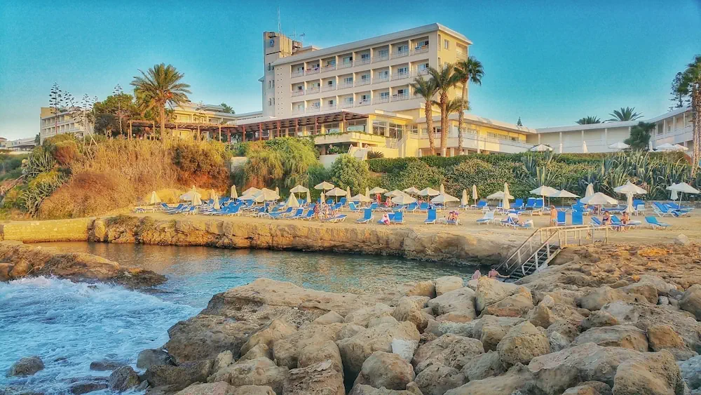 Cynthiana Beach Hotel